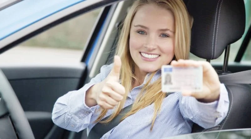 Oficina de trámites vehiculares en Texas — evita la fila: tu placa temporal se gestiona online