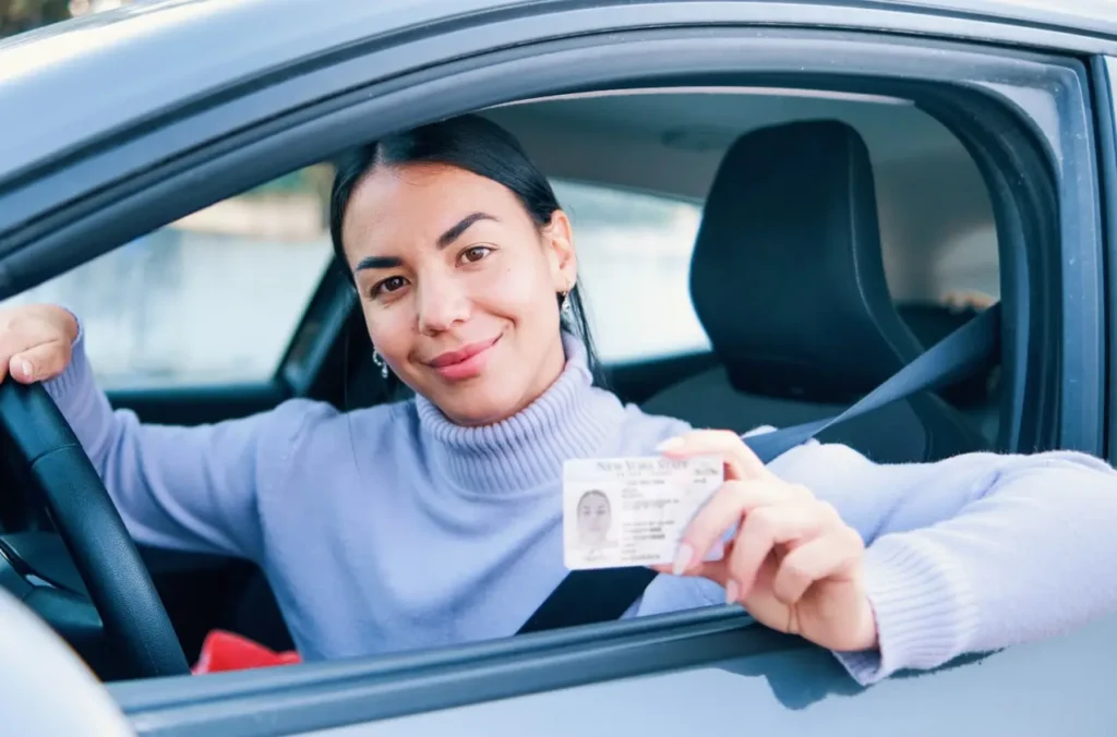 Sacar licencia en placastemporalesdmv.org Comunícate!