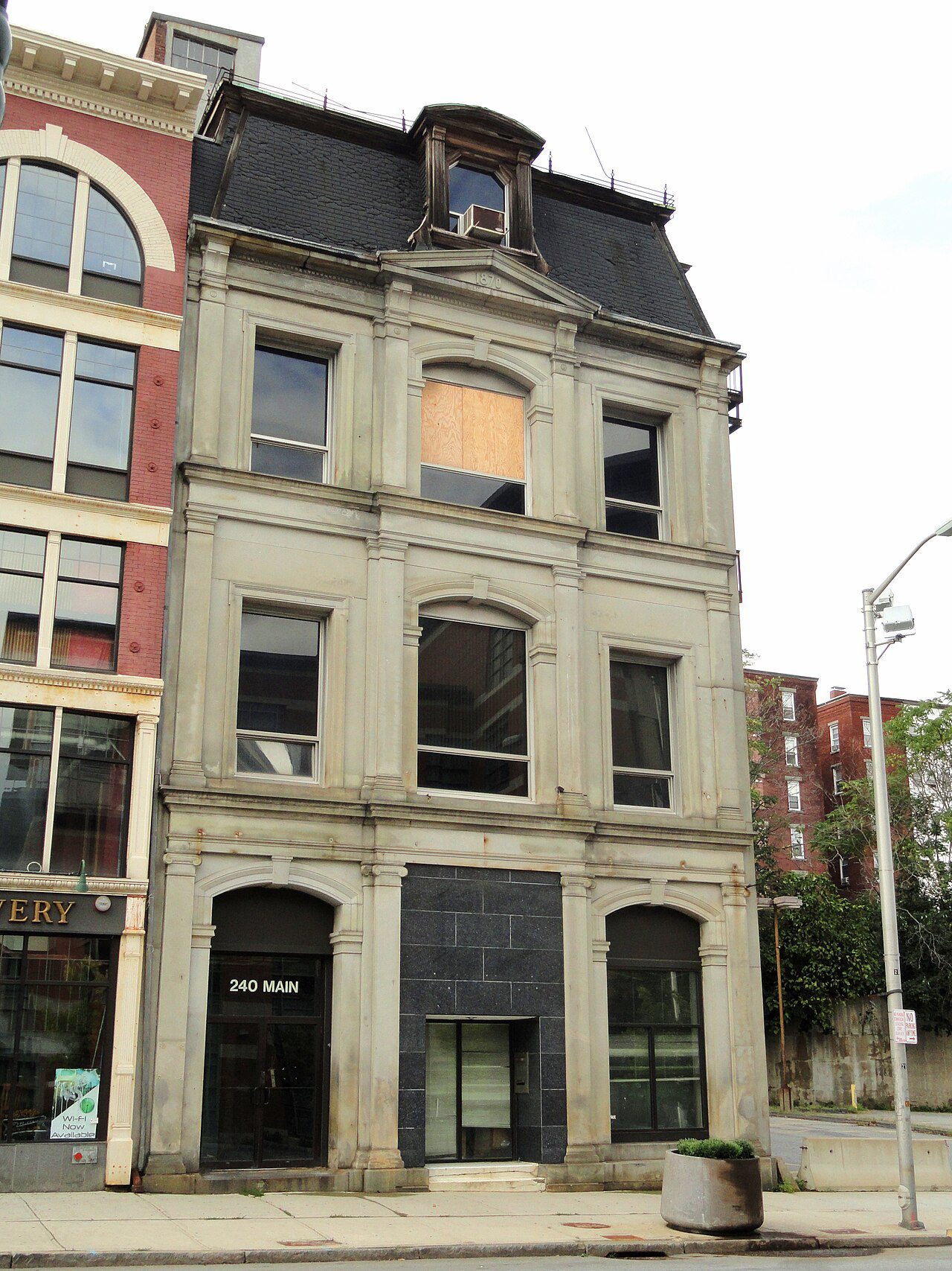 Edificio histórico del 240 de Main Street en Worcester, Massachusetts