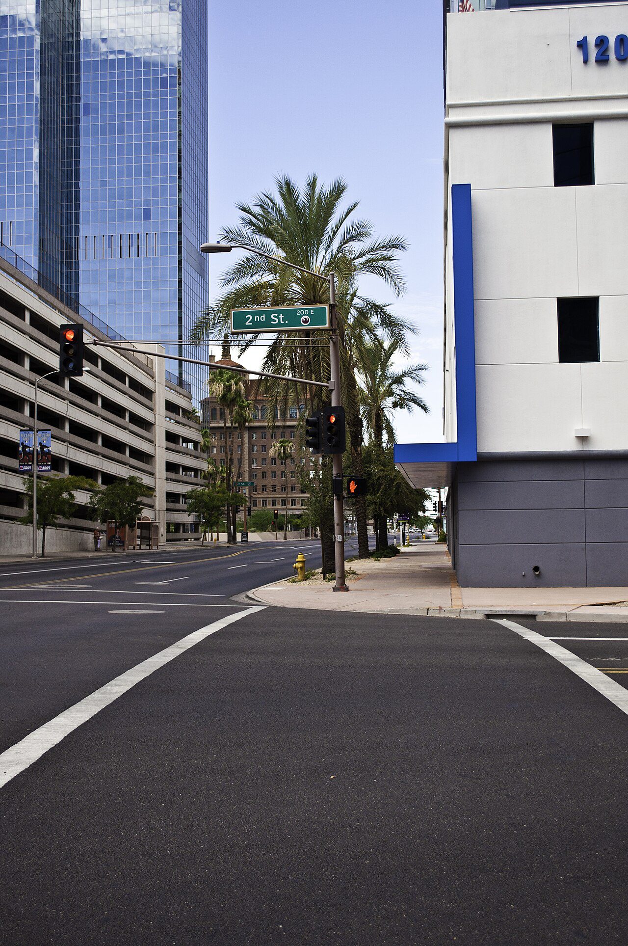 Esquina de 2nd Street y Van Buren en el centro de Phoenix, Arizona
