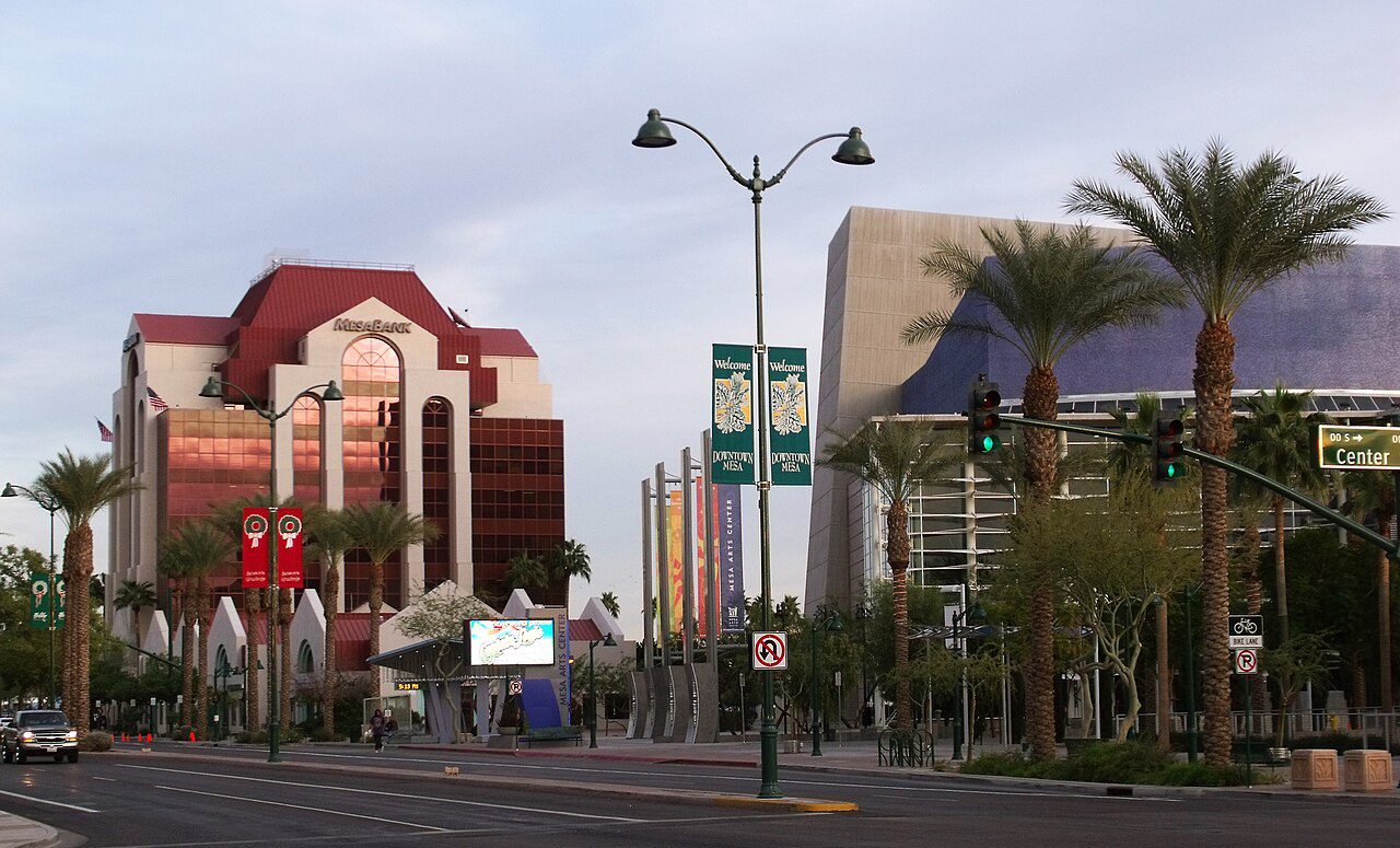 Main Street en el downtown de Mesa, Arizona