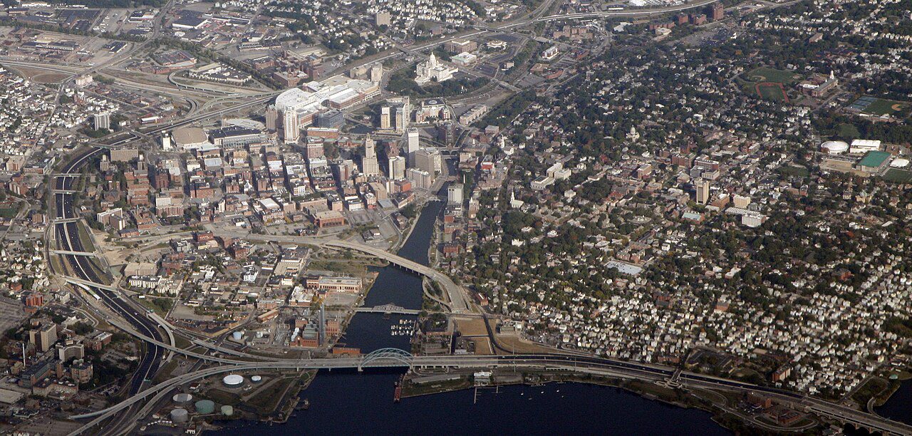 Centro de Providence, Rhode Island, ciudad donde gestionamos placas temporales para la comunidad hispana