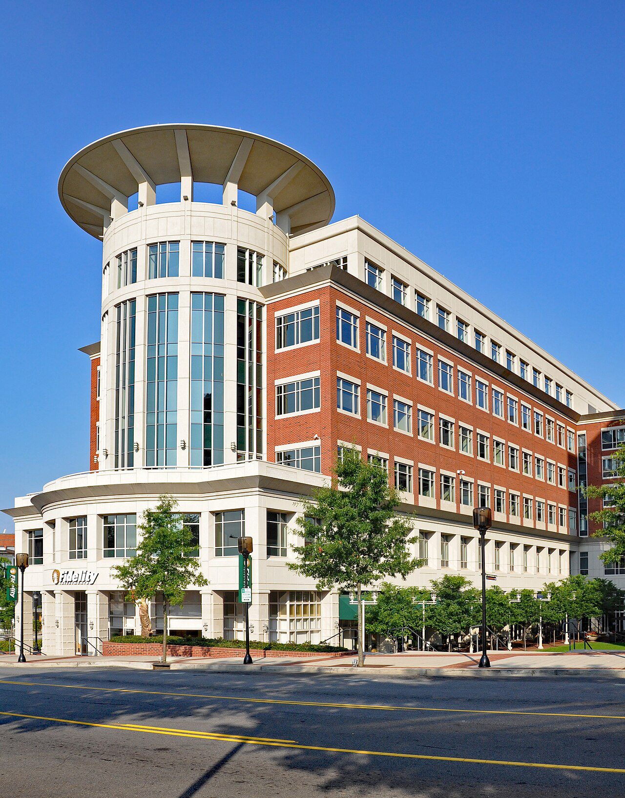 Main Street en el centro de Greenville, South Carolina, del Upstate hispano — placas temporales cerca de ti