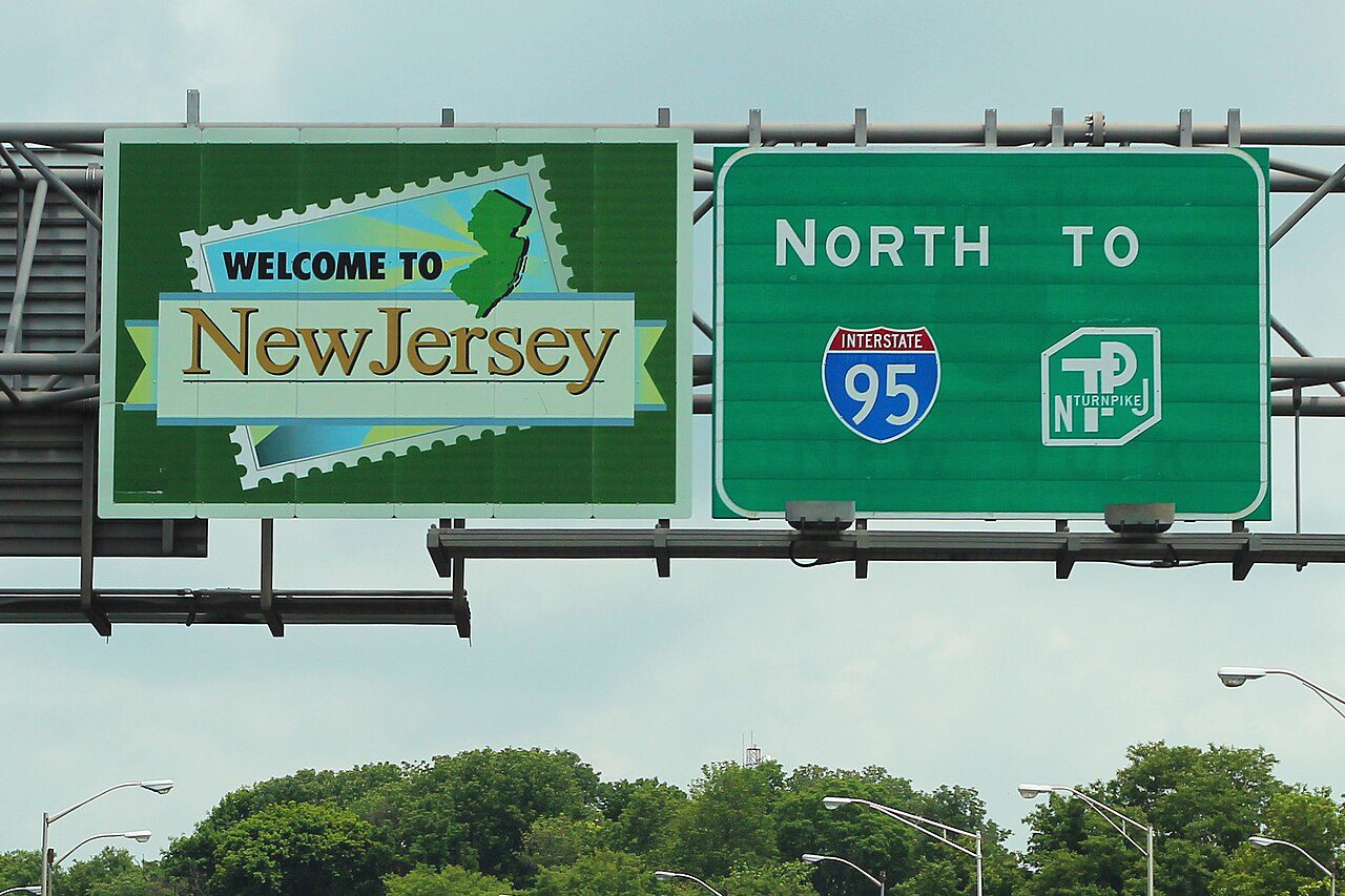 Letrero Welcome to New Jersey en la Interestatal 95, entrada al estado donde tramitamos placas temporales