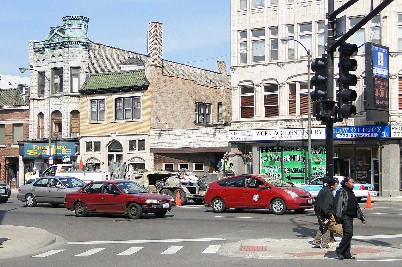 Cruce de Division Street y Milwaukee Avenue en Chicago, Illinois — placas temporales cerca de ti