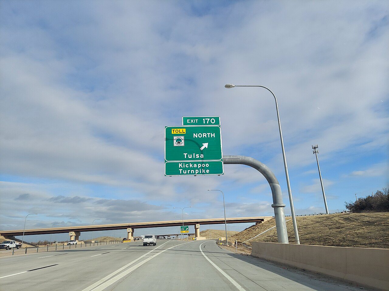 Salida 170 de la Interstate 40 en Oklahoma rumbo al Kickapoo Turnpike hacia Tulsa