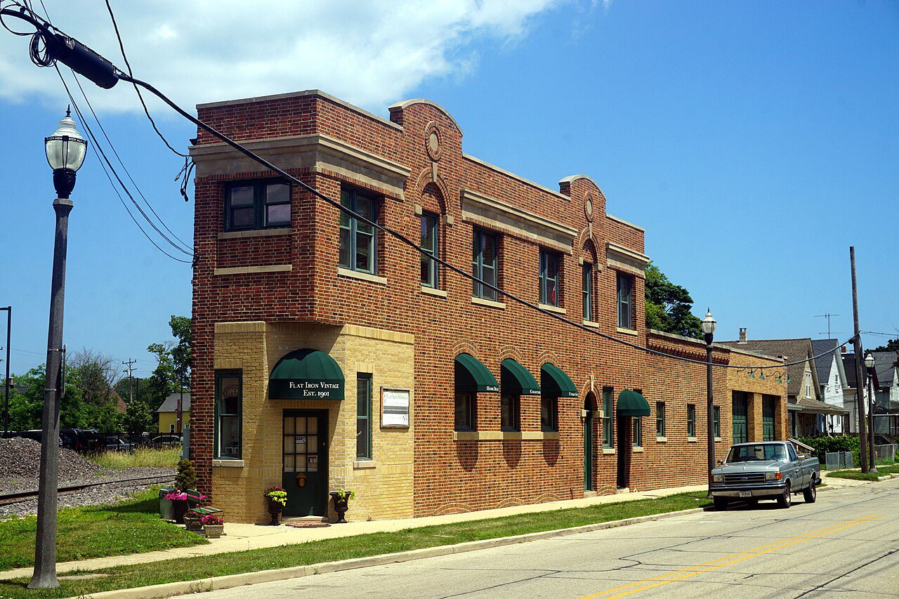 Comercio del downtown de Kenosha, Wisconsin, en el corredor del lago