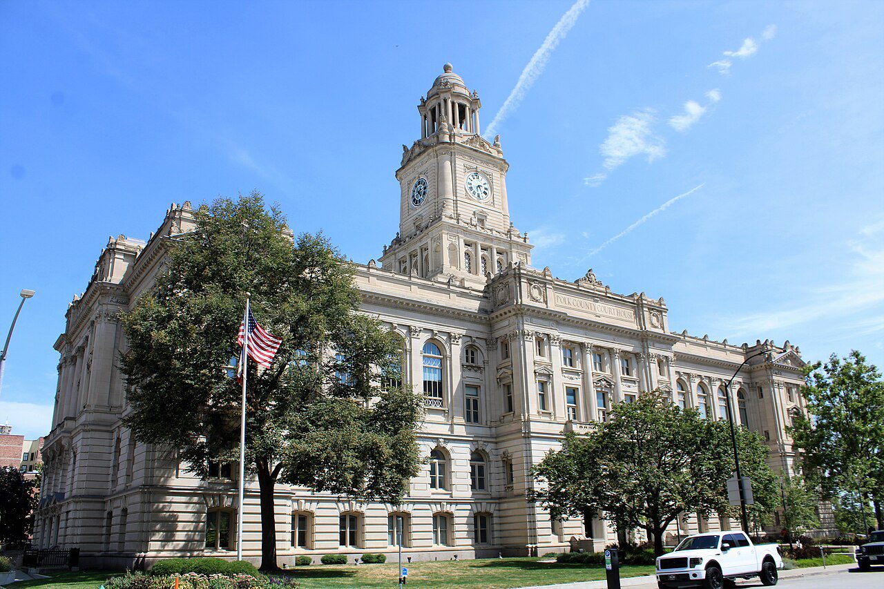 Palacio de justicia del condado de Polk en Des Moines, Iowa, sede de las oficinas del condado