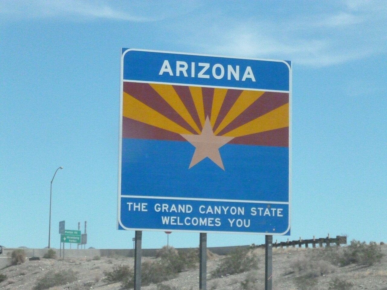 Letrero Welcome to Arizona en la carretera, entrada al estado donde gestionamos placas temporales