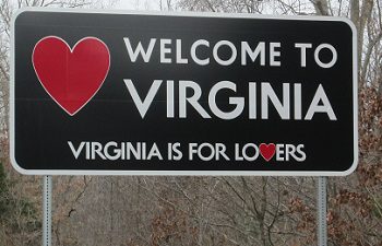 Letrero Welcome to Virginia en la frontera estatal, estado donde sacamos placas temporales