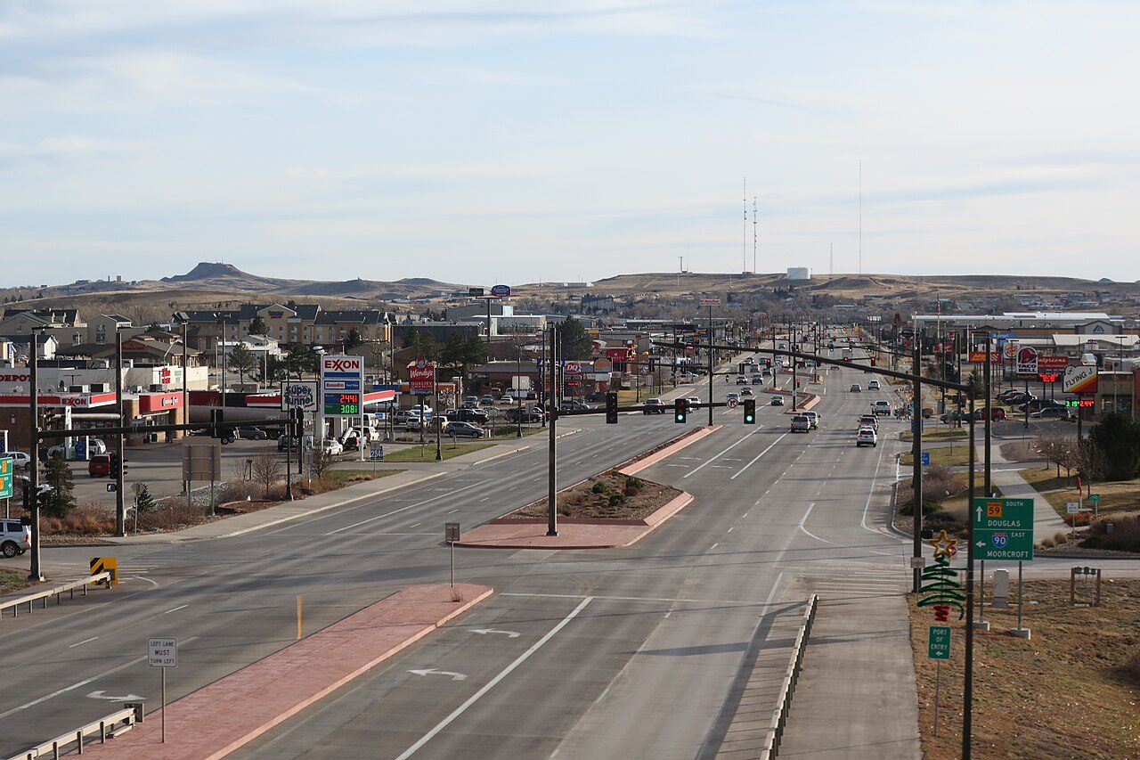 Vista de la Interestatal 90 en Gillette, Wyoming, ruta donde circulan carros con placas temporales