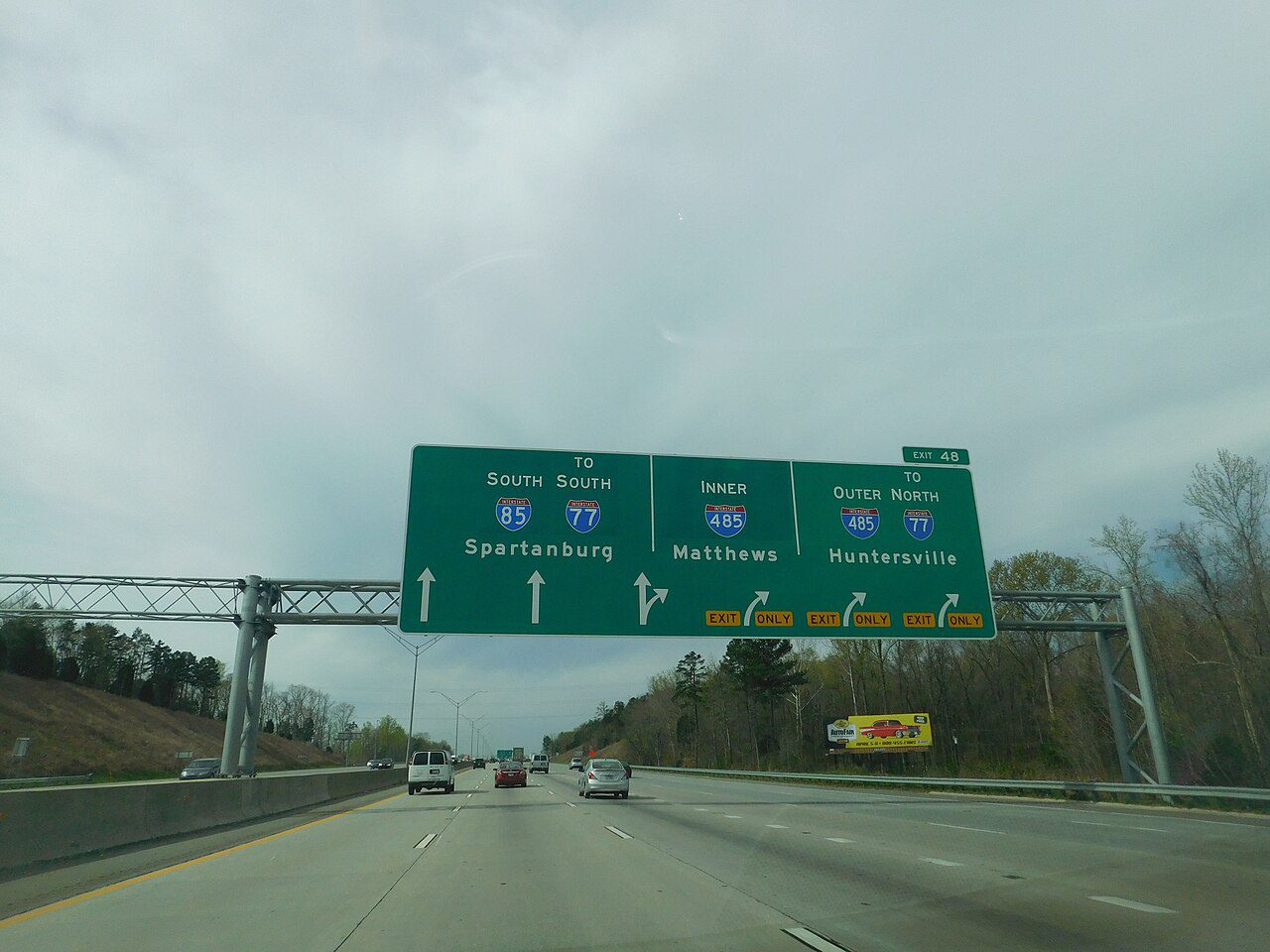 Tráfico en la Interestatal 85 de North Carolina, ruta donde se usan las placas temporales del estado